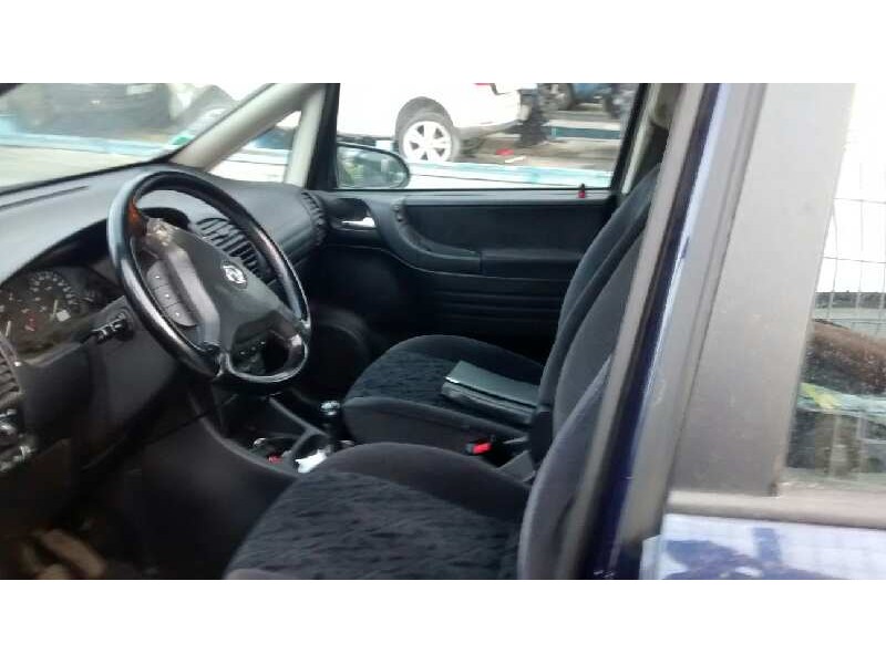 opel zafira a del año 2000