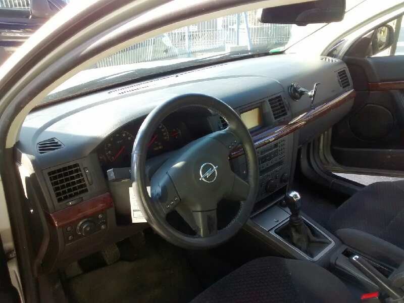 opel vectra c berlina del año 2002