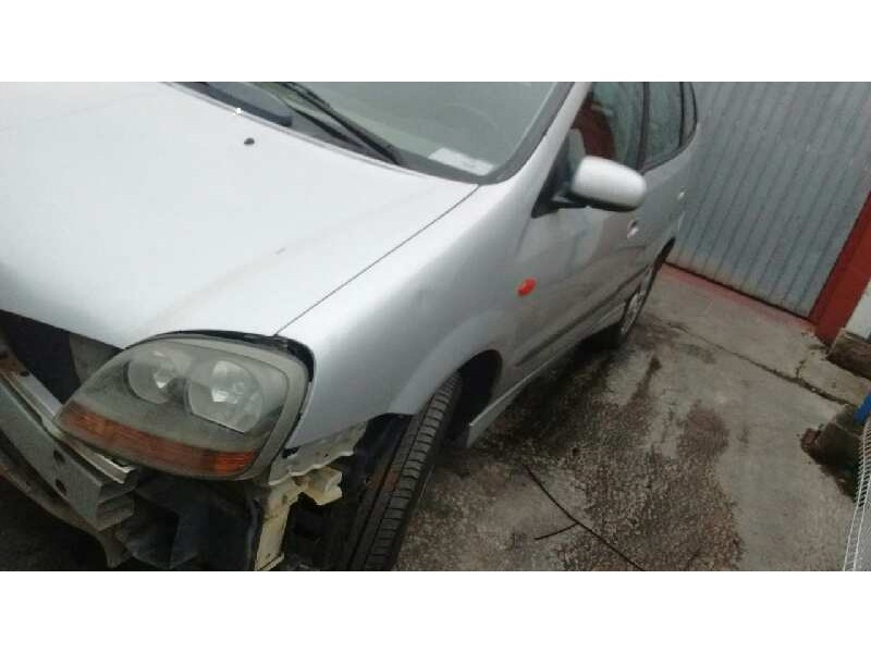 nissan almera tino (v10m) del año 2000