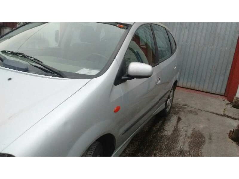 nissan almera tino (v10m) del año 2000