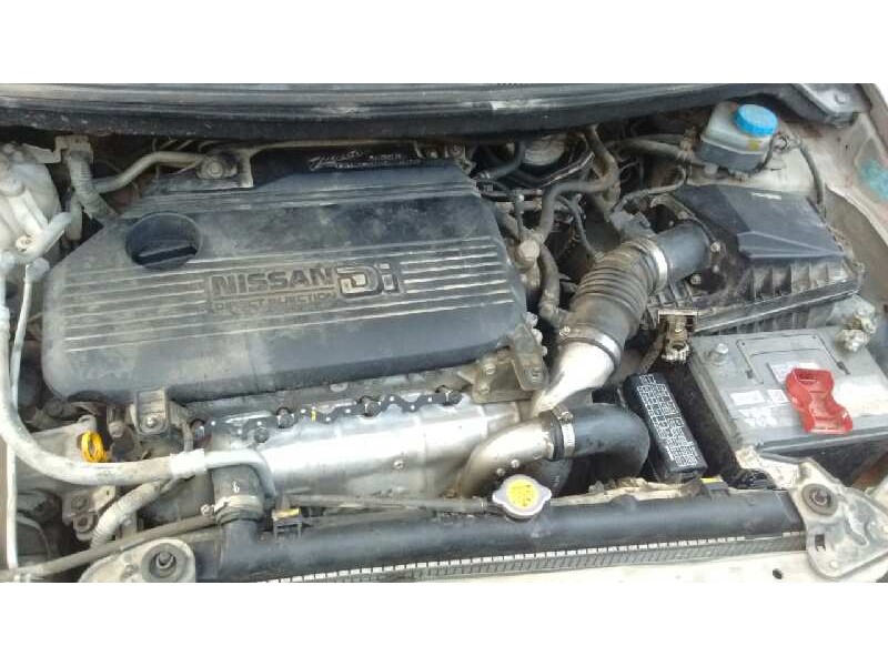 nissan almera tino (v10m) del año 2000