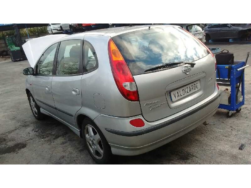 nissan almera tino (v10m) del año 2000