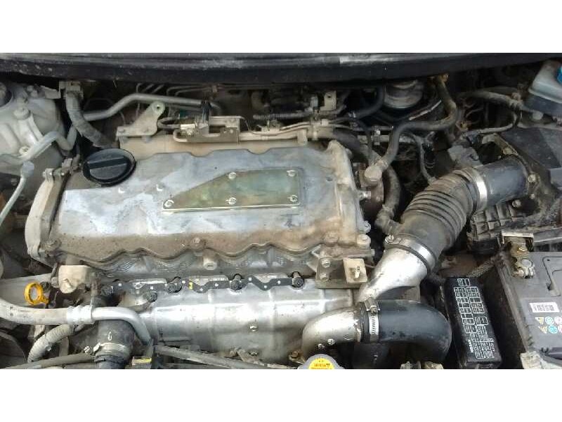 nissan almera tino (v10m) del año 2000