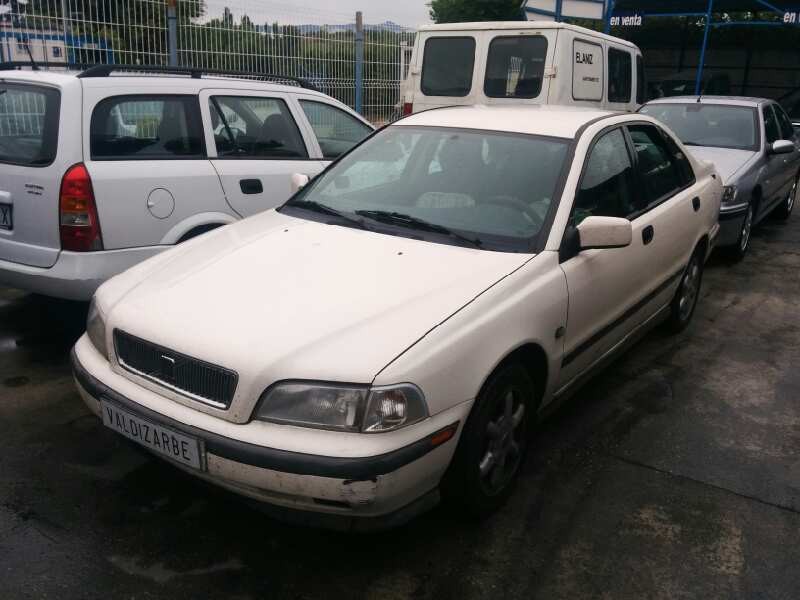 volvo s40 berlina del año 1998
