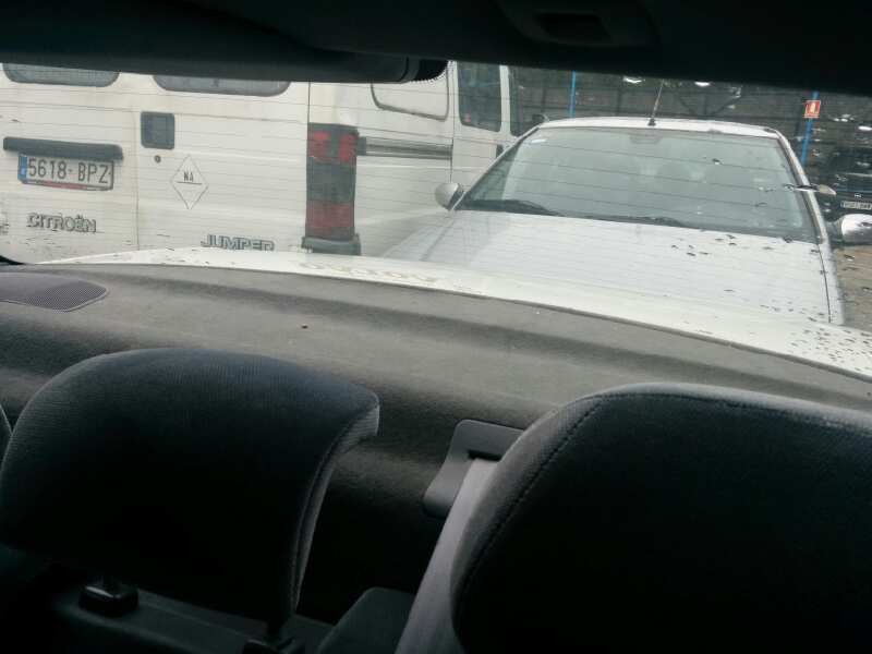 volvo s40 berlina del año 1998