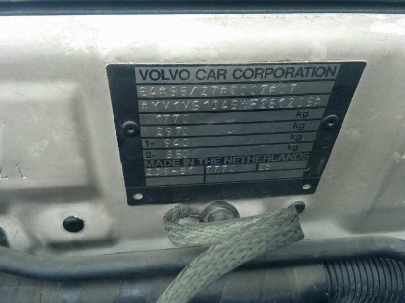 volvo s40 berlina del año 1998