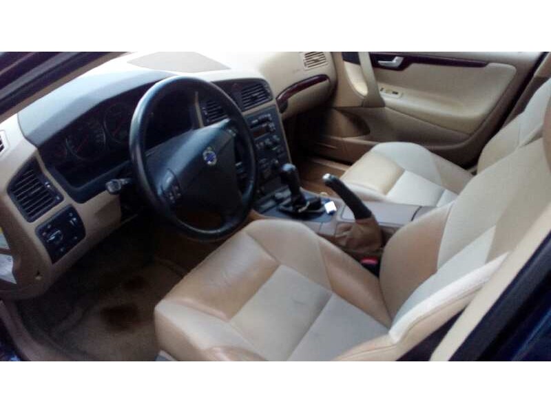 volvo s60 berlina del año 2004