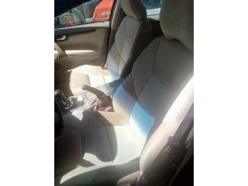 volvo s60 berlina del año 2004