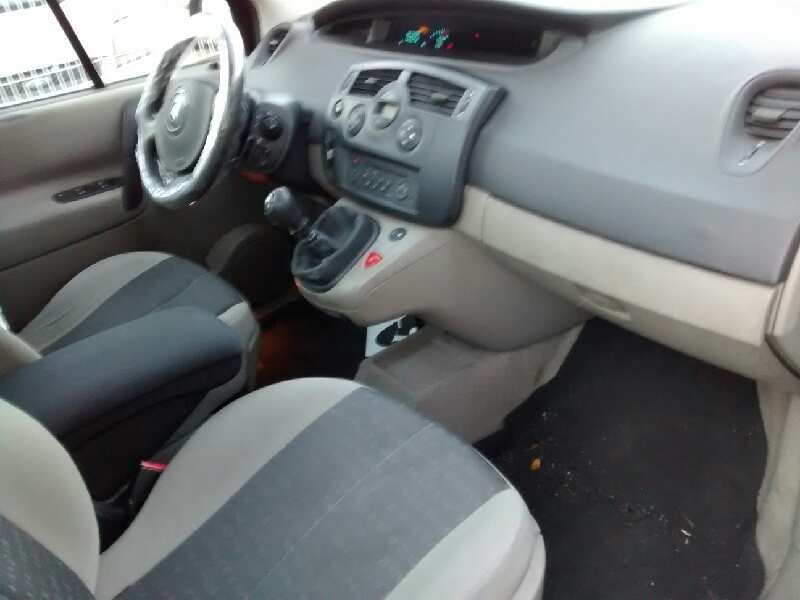 renault scenic ii del año 2004