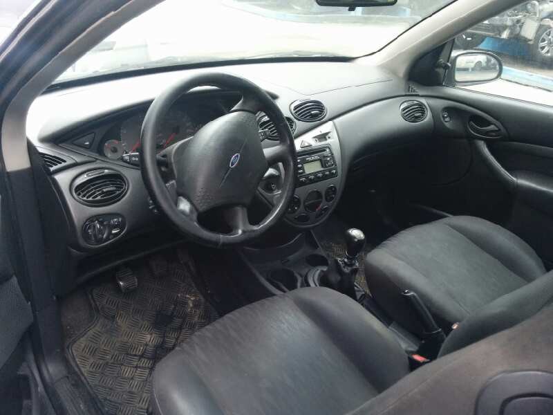 ford focus berlina (cak) del año 2003