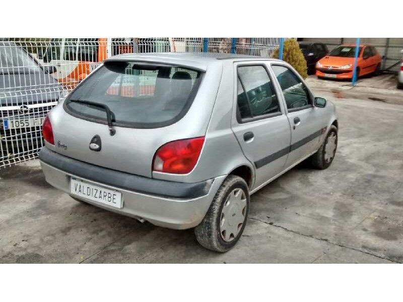 ford fiesta berlina (dx) del año 2002