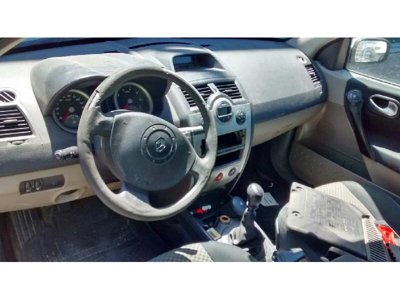 renault megane ii classic berlina del año 2004