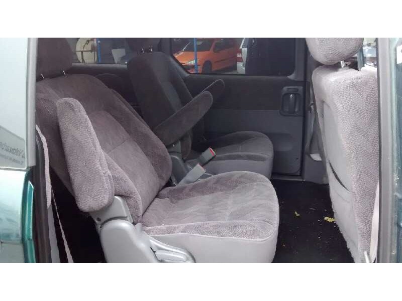 kia carnival ii del año 2003