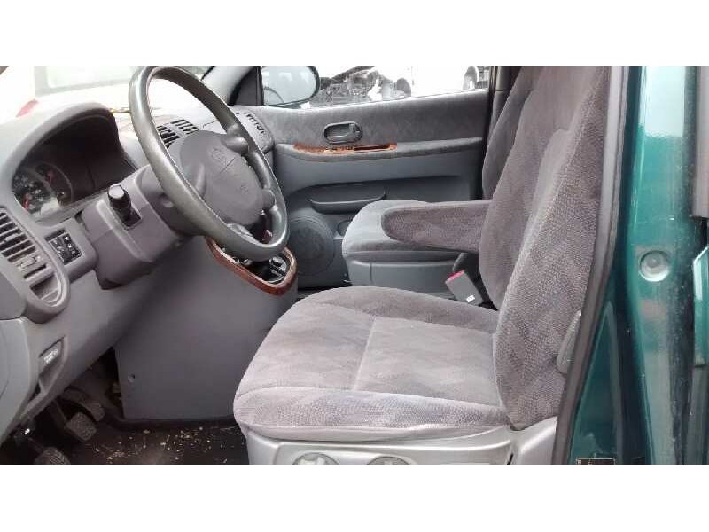 kia carnival ii del año 2003