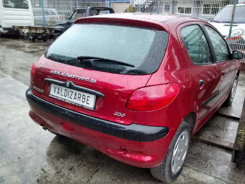 peugeot 206 berlina del año 2001