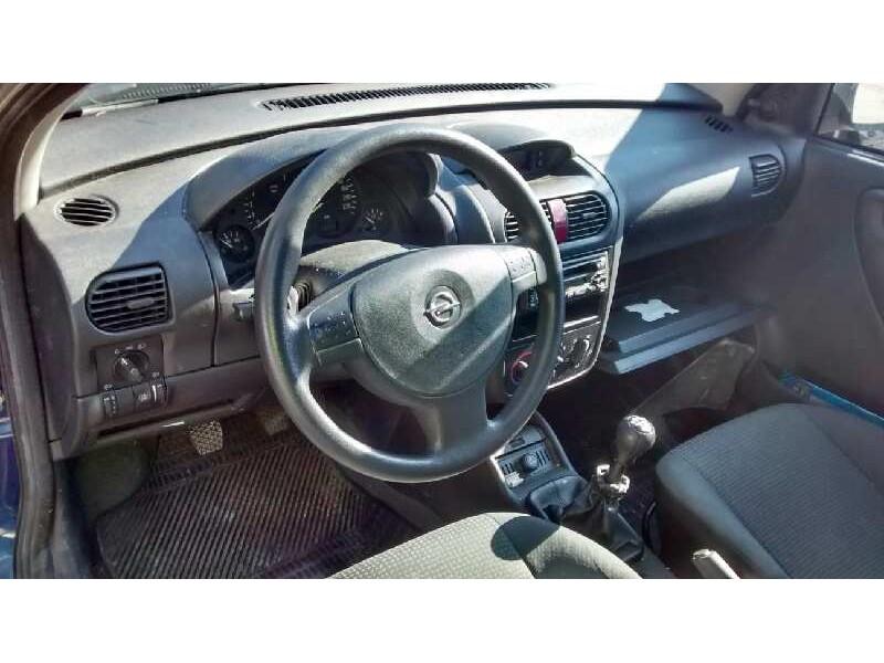 opel corsa c del año 2002