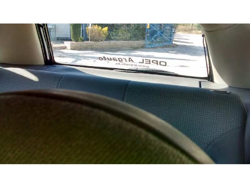 opel corsa c del año 2002