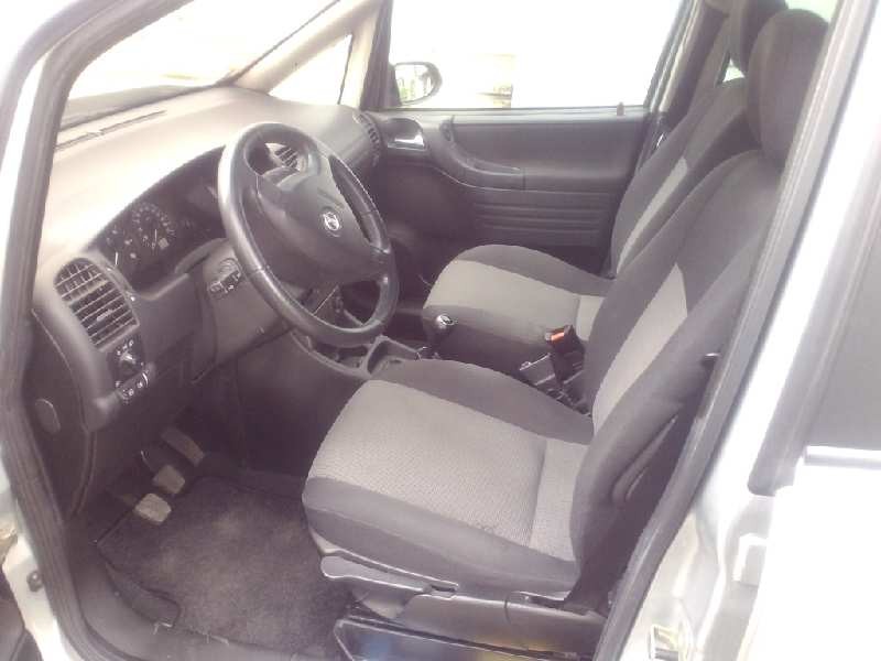 opel zafira a del año 2005