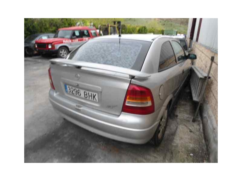 opel astra g berlina del año 2001