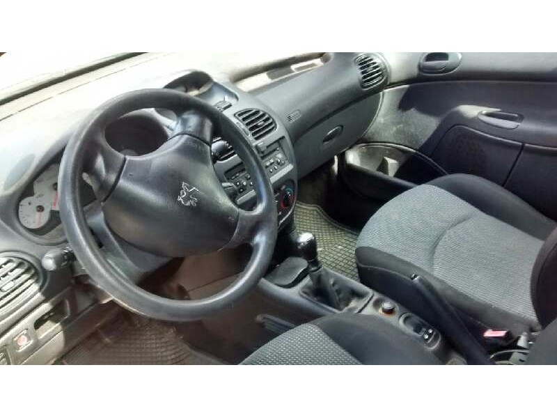 peugeot 206 berlina del año 2003