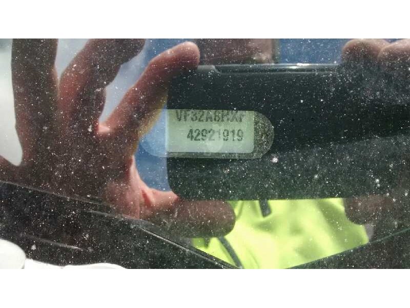 peugeot 206 berlina del año 2003