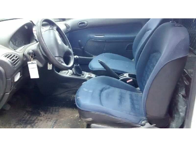 peugeot 206 berlina del año 2003