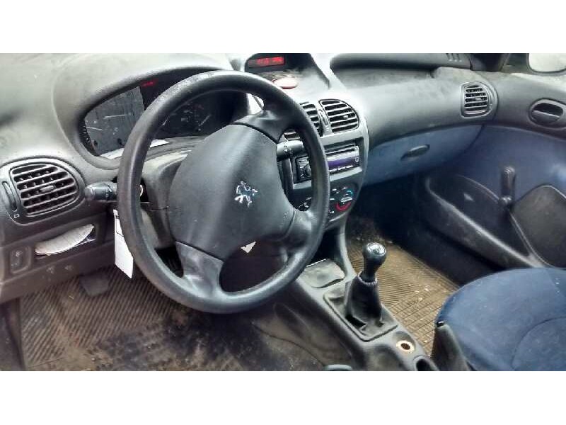 peugeot 206 berlina del año 2003