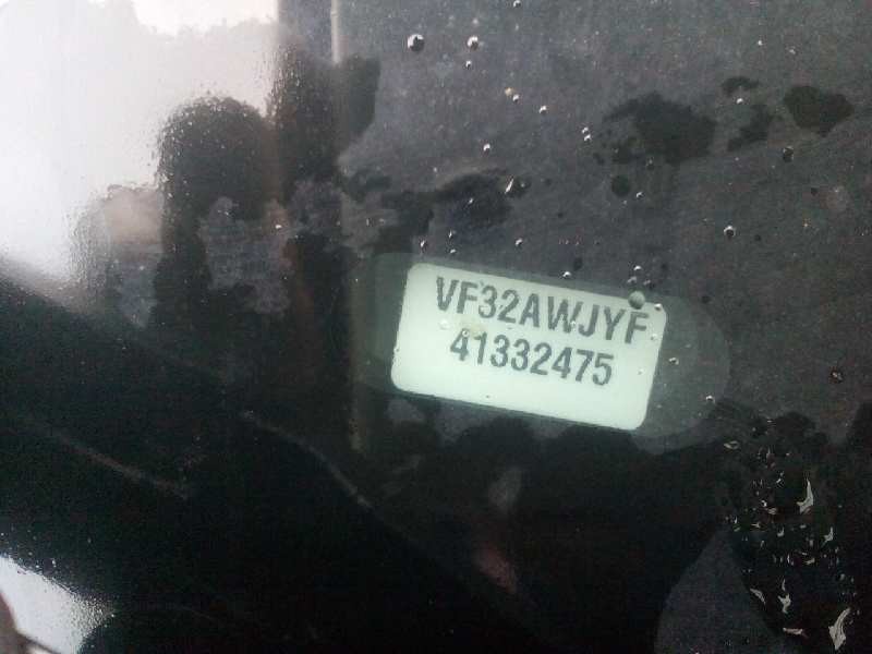 peugeot 206 berlina del año 2001