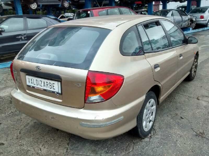 kia rio del año 2002