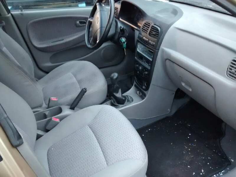 kia rio del año 2002