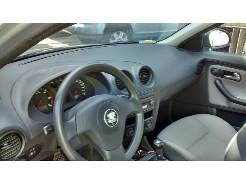 seat ibiza (6l1) del año 2004
