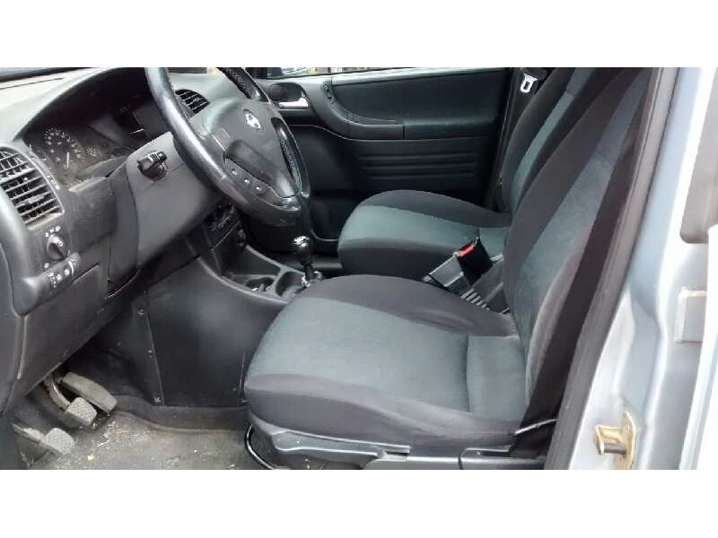 opel zafira a del año 2001