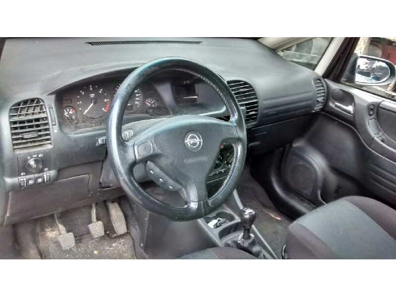 opel zafira a del año 2001
