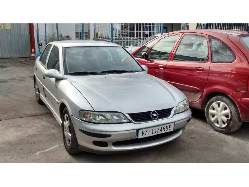 opel vectra b berlina del año 2001