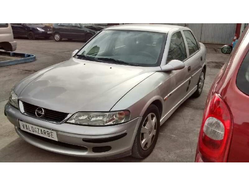 opel vectra b berlina del año 2001