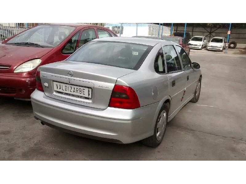 opel vectra b berlina del año 2001