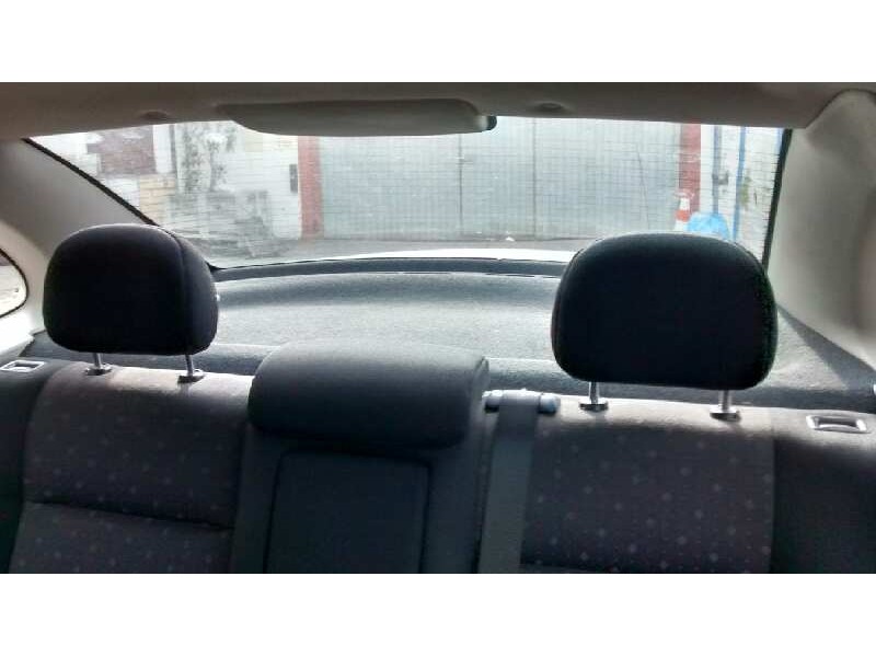 opel vectra b berlina del año 2001