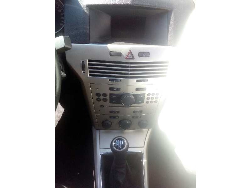 opel astra gtc del año 2008