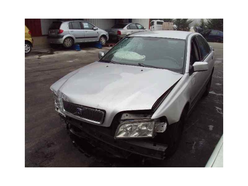 volvo s40 berlina del año 2002