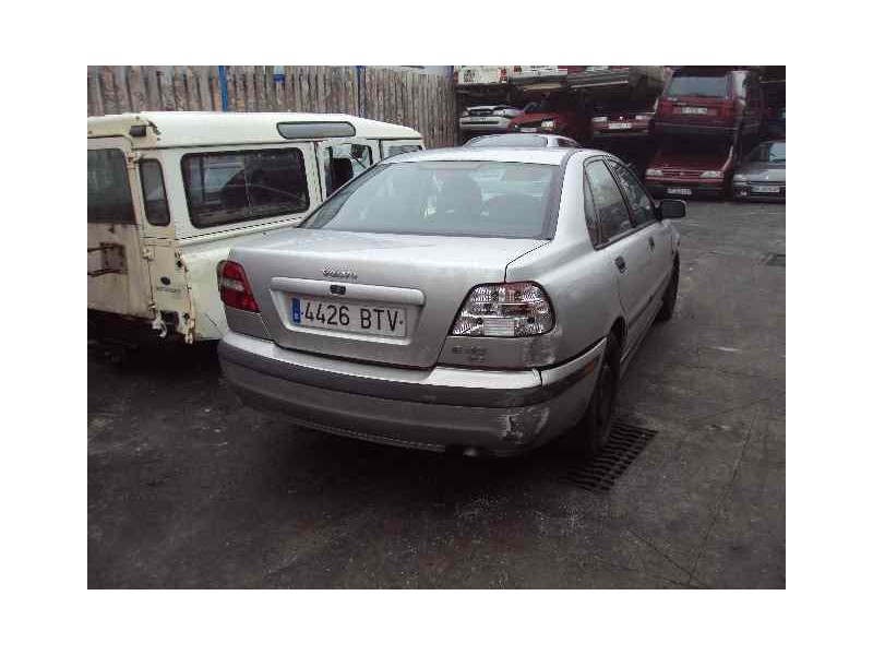 volvo s40 berlina del año 2002