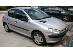 peugeot 206 berlina del año 2001