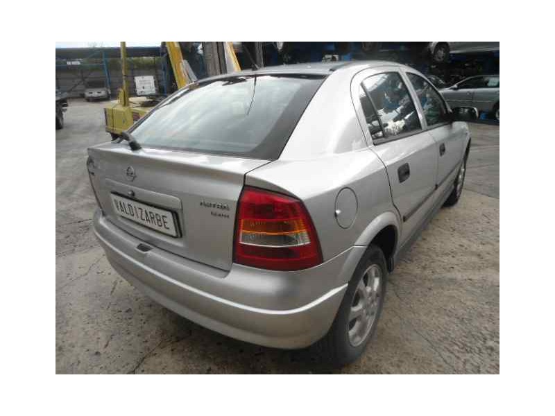 opel astra g berlina del año 2001