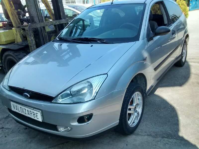 ford focus berlina (cak) del año 2001