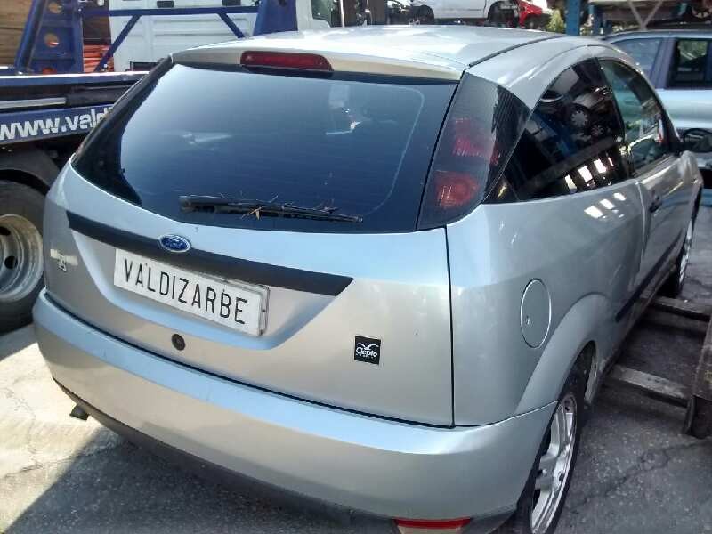 ford focus berlina (cak) del año 2001