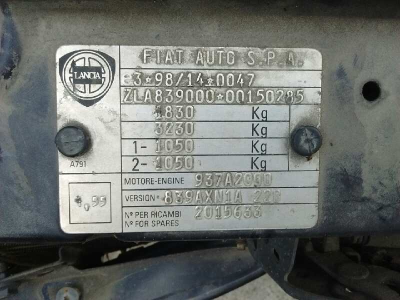 lancia lybra berlina del año 2004