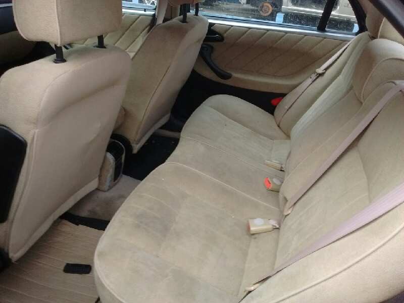 lancia lybra berlina del año 2004