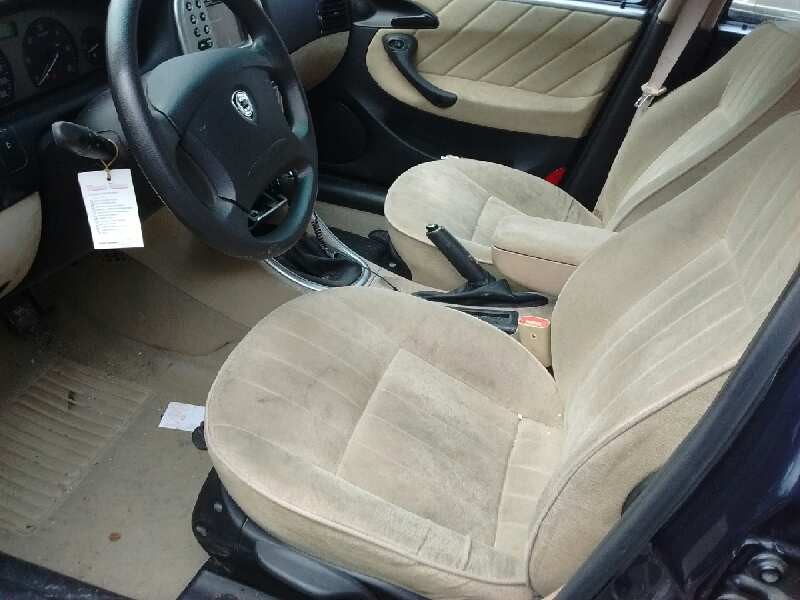 lancia lybra berlina del año 2004