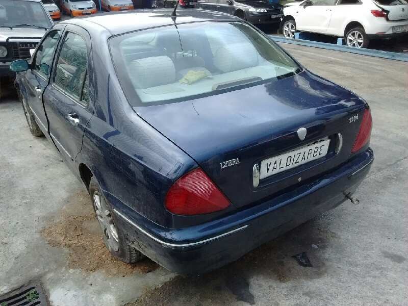 lancia lybra berlina del año 2004