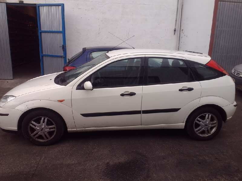 ford focus berlina (cak) del año 2001