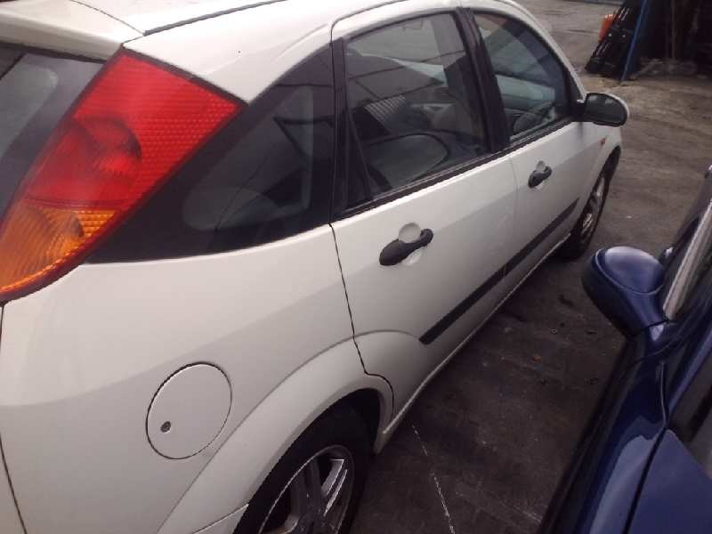 ford focus berlina (cak) del año 2001